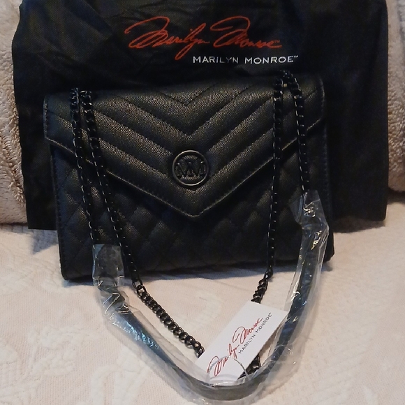 Marilyn Monroe Black Quilted Shoulder Bag - Picture 1 of 10